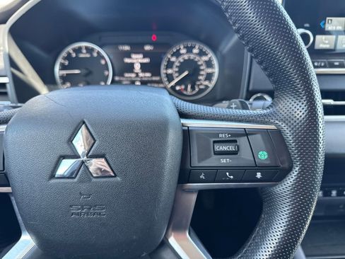 Used 2024 Mitsubishi Outlander SE AWD/4WD image 45