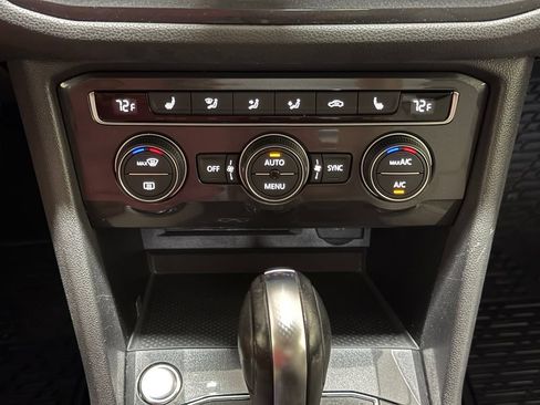 Used 2018 Volkswagen Tiguan SE AWD/4WD image 17