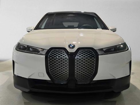 Used 2024 BMW iX xDrive50 w/ Convenience Package AWD/4WD image 8