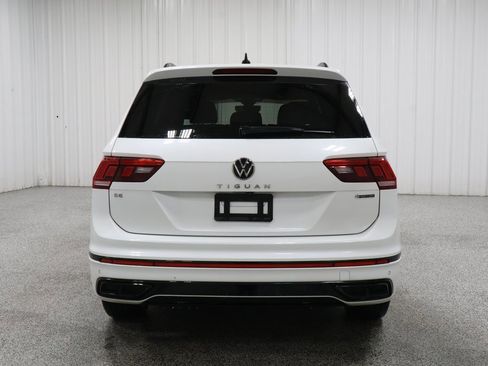 Used 2022 Volkswagen Tiguan SE R-Line image 5