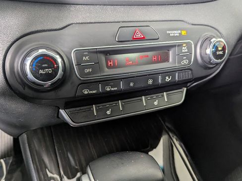 Used 2020 Kia Sorento EX image 19