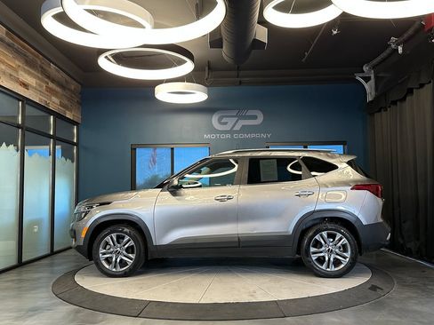 Used 2023 Kia Seltos S AWD/4WD image 6