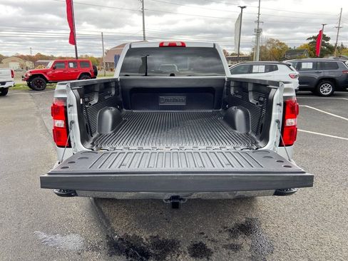 Used 2019 GMC Sierra 1500 SLE w/ SLE Value Package image 17