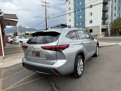 Used 2021 Toyota Highlander Limited AWD/4WD image 5
