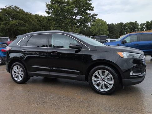 Used 2024 Ford Edge Titanium w/ Class II Trailer Tow Package AWD/4WD image 2