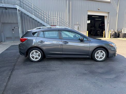 Used 2018 Subaru Impreza 2.0i Premium AWD/4WD image 2