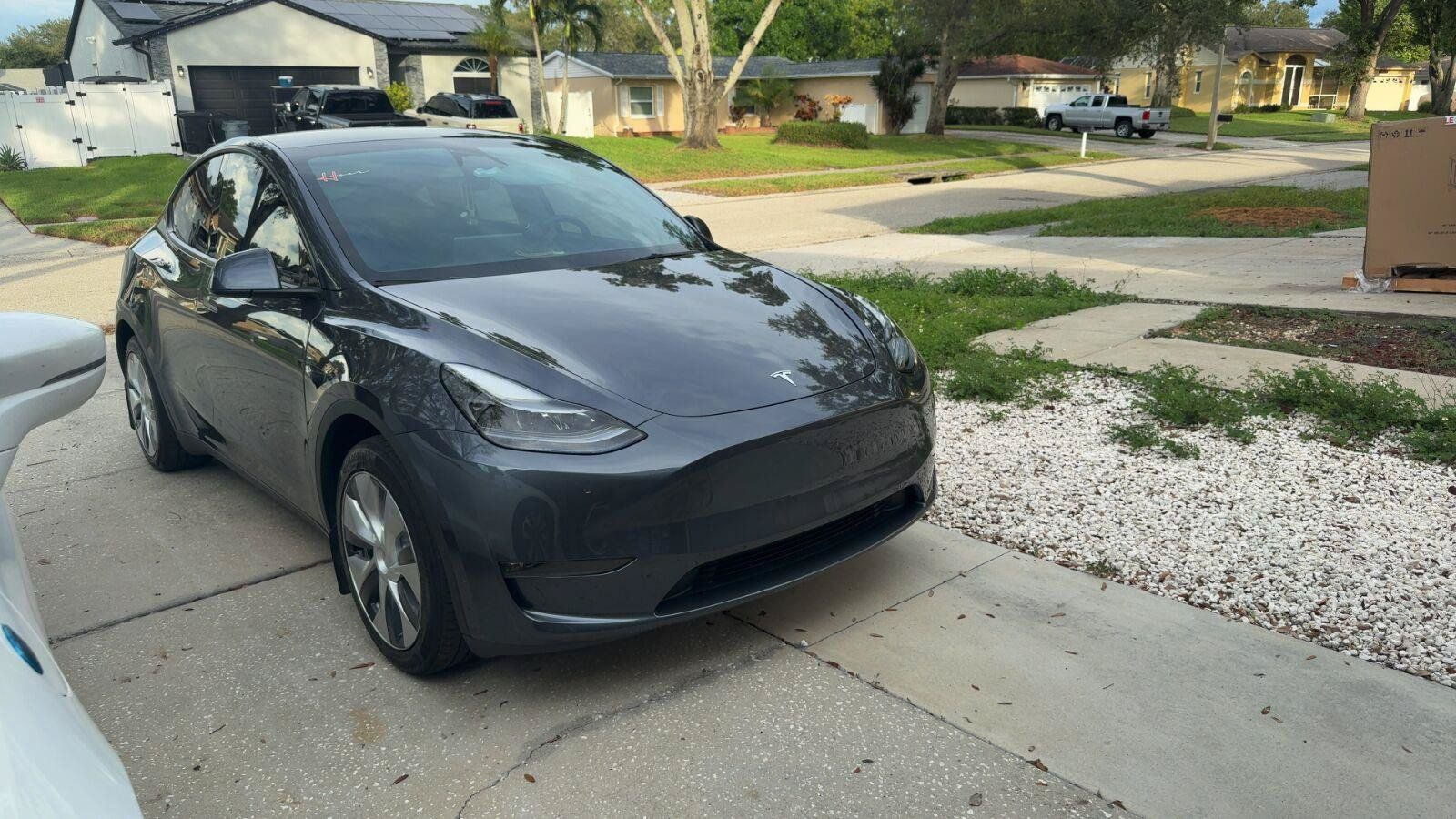 Used 2023 Tesla Model Y Long Range AWD/4WD image 2