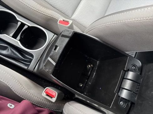 Used 2017 Toyota Corolla LE image 28