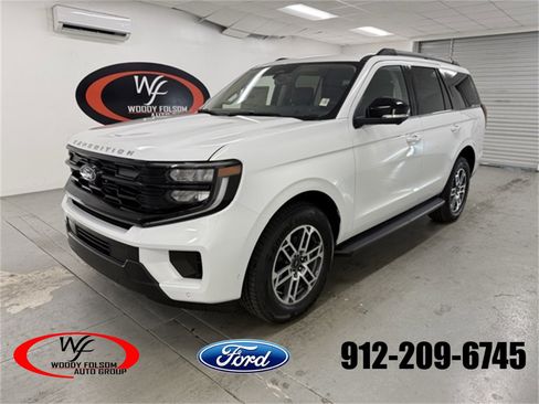 New 2025 Ford Expedition Active image 1