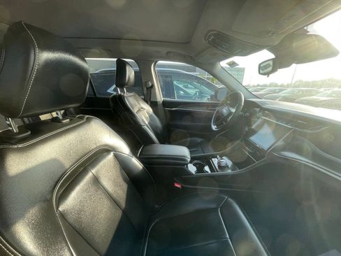 Used 2023 Jeep Grand Cherokee 4WD 4xe image 9