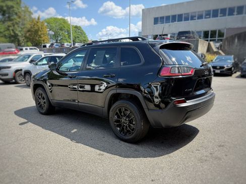 Used 2023 Jeep Cherokee Altitude Lux w/ Lux Elite Package AWD/4WD image 12