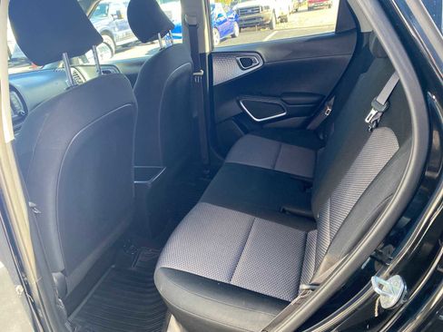 Used 2021 Kia Soul LX FWD image 10