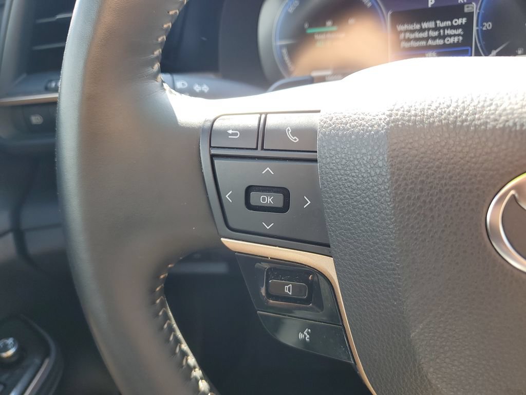 Certified 2025 Toyota Crown Signia AWD/4WD image 19
