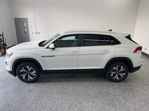 New 2026 Volkswagen Atlas Cross Sport SE AWD/4WD image 2