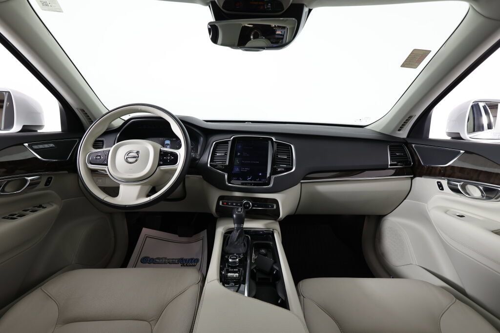 Used 2016 Volvo XC90 T6 Momentum w/ Momentum Plus Package AWD/4WD image 28