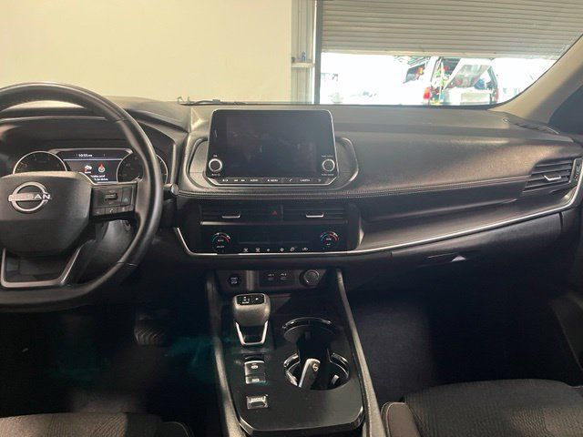 Used 2025 Nissan Rogue SV FWD image 21