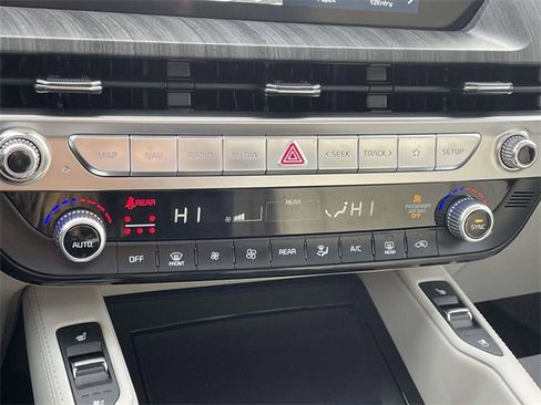 Used 2025 Kia Telluride EX w/ EX Captain's Chair Package image 30