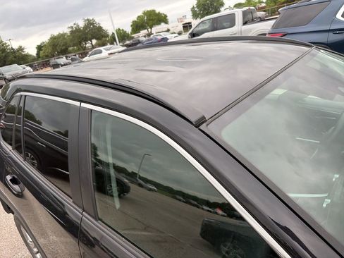 Used 2025 Toyota RAV4 XLE image 5