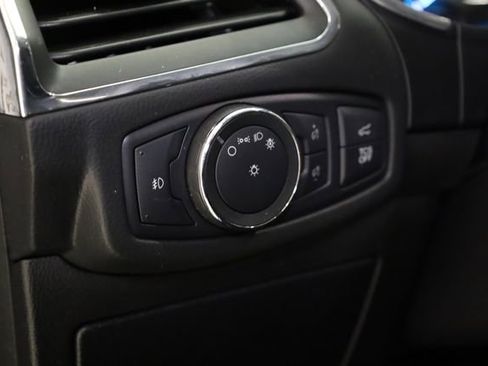 Used 2019 Ford Edge Titanium image 14
