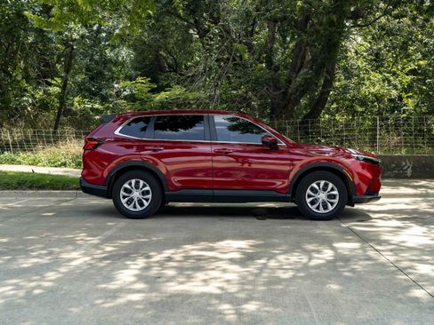 Used 2026 Honda CR-V LX image 10