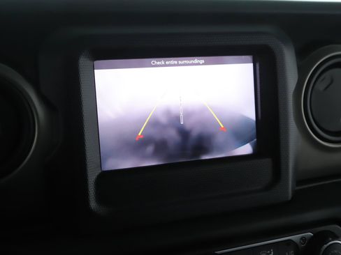 Used 2021 Jeep Wrangler Unlimited Sport AWD/4WD image 12