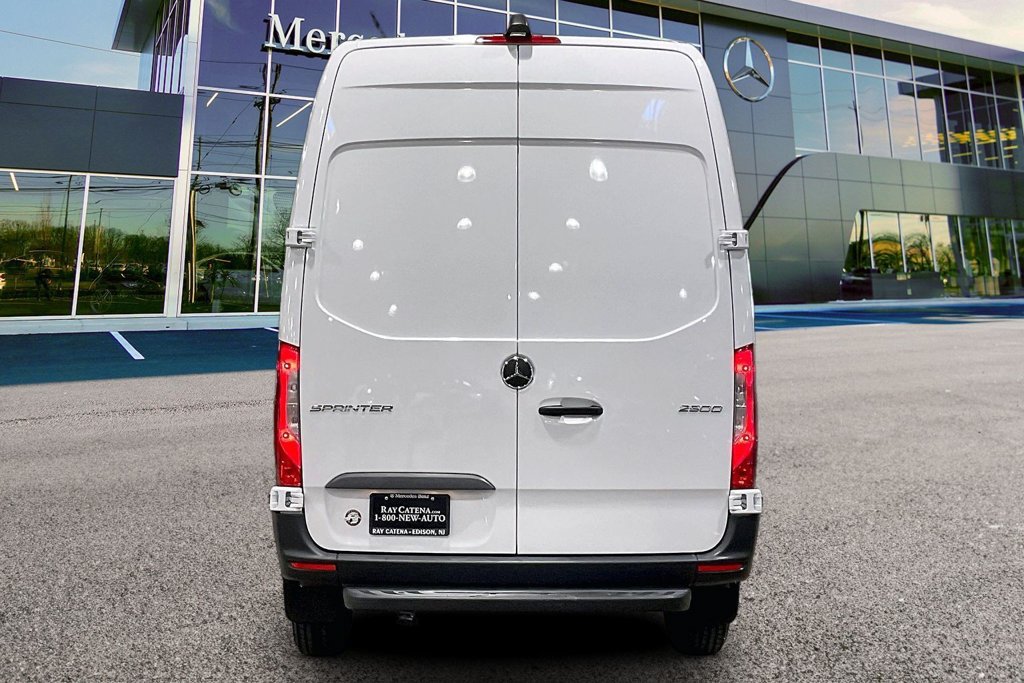 Used 2026 Mercedes-Benz Sprinter 2500 image 4