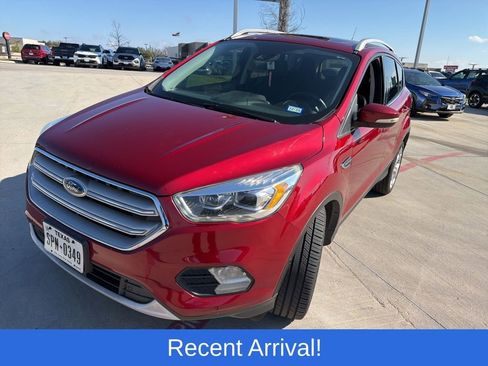 Used 2019 Ford Escape Titanium image 1
