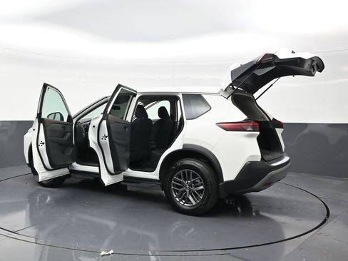 Used 2023 Nissan Rogue S FWD image 32