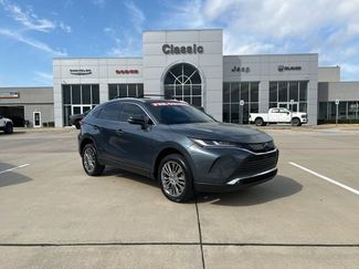 Used 2024 Toyota Venza XLE video 1