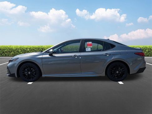 New 2026 Toyota Camry SE FWD image 7