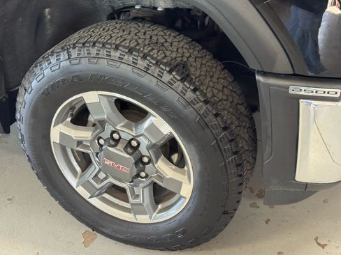 Used 2025 GMC Sierra 2500 SLE w/ SLE Value Package; AWD/4WD image 4