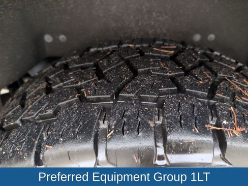 Used 2020 Chevrolet Suburban LT image 24