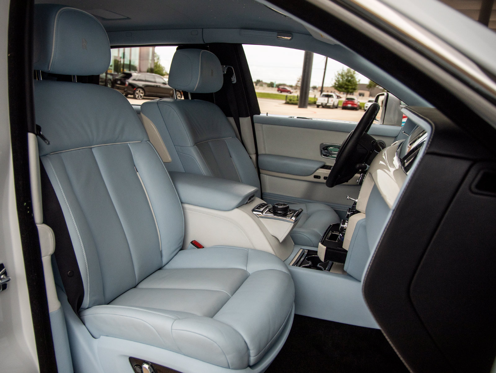 Used 2023 Rolls-Royce Phantom Extended Wheelbase w/ Leather Finishing Pack RWD image 64