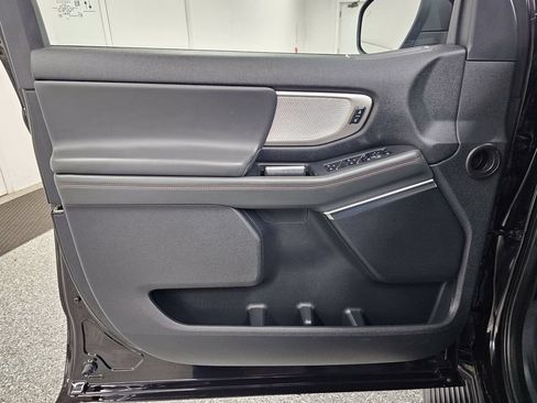 Used 2025 Ford Expedition Active AWD/4WD image 12