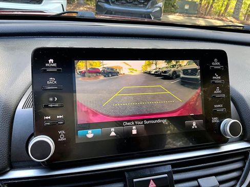 Used 2019 Honda Accord EX image 27