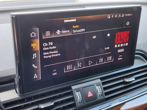 Used 2023 Audi Q5 2.0T Premium w/ Convenience Package image 16