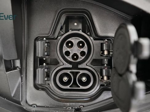 Used 2024 Nissan Ariya EVOLVE+ e-4ORCE image 25