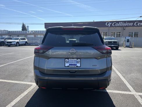 Used 2025 Nissan Rogue SV AWD/4WD image 4