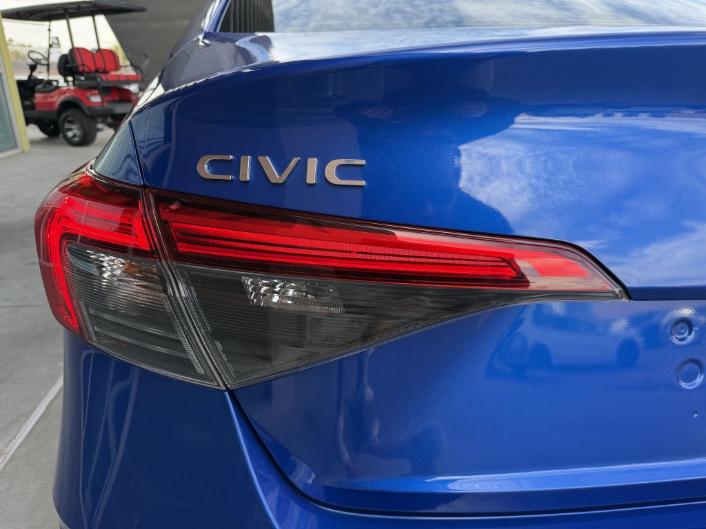 Used 2023 Honda Civic Touring image 14