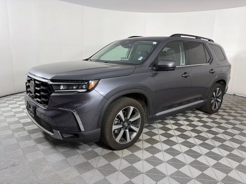 Used 2023 Honda Pilot Elite image 3