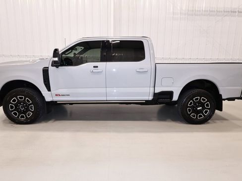 Certified 2025 Ford F350 Platinum w/ FX4 Off-Road Package AWD/4WD image 7
