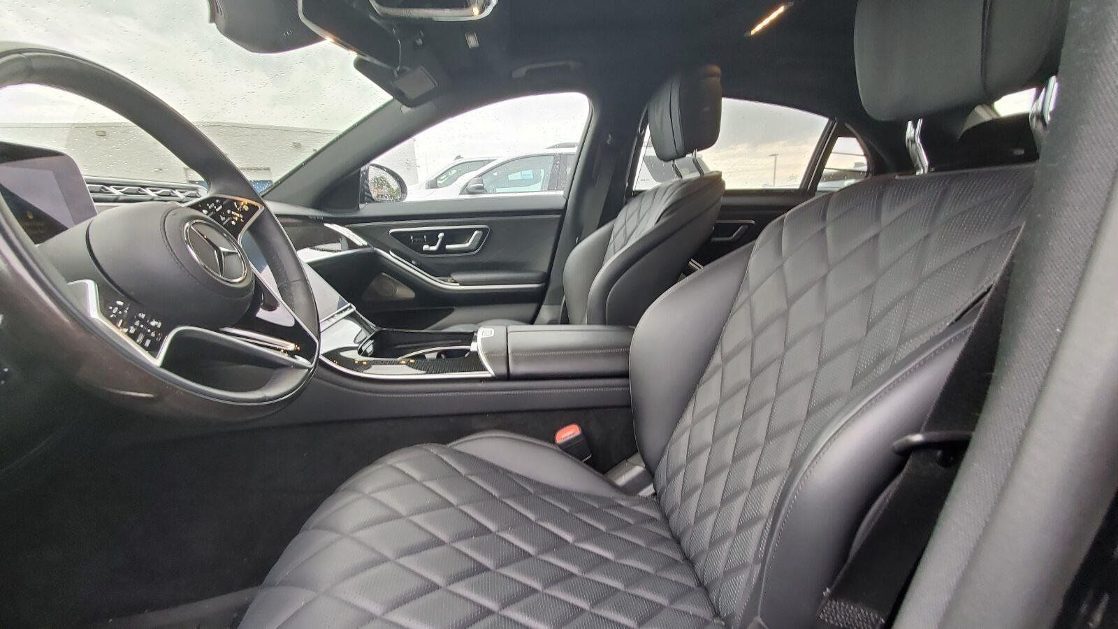 Used 2024 Mercedes-Benz S 580 4MATIC Sedan image 3