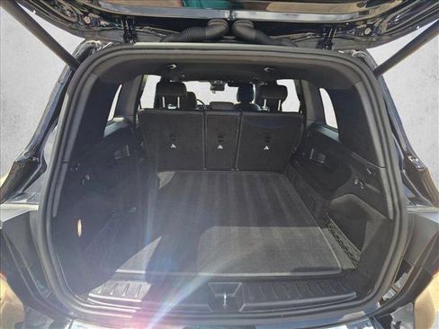 Used 2025 Mercedes-Benz GLB 250 image 7