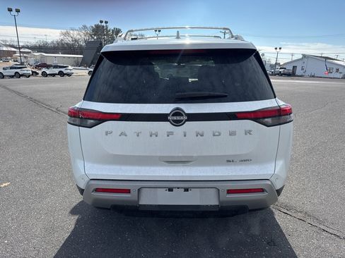Used 2025 Nissan Pathfinder SL w/ Cargo Package image 4