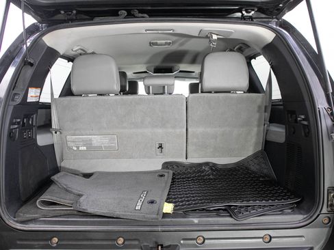 Used 2016 Toyota Sequoia Platinum AWD/4WD image 9