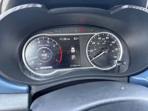 Used 2025 Nissan Versa SV FWD image 37