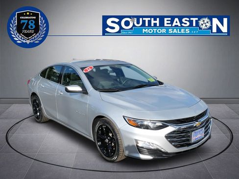 Used 2022 Chevrolet Malibu LT image 2