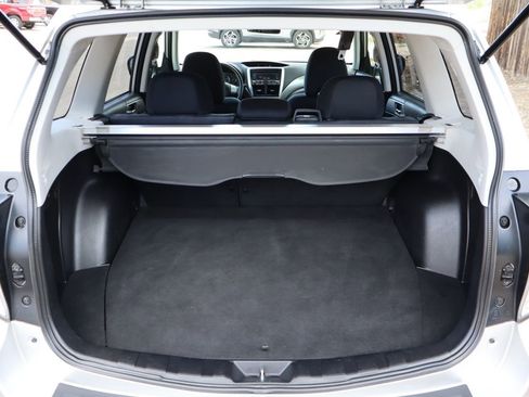 Used 2010 Subaru Forester 2.5X Premium image 14