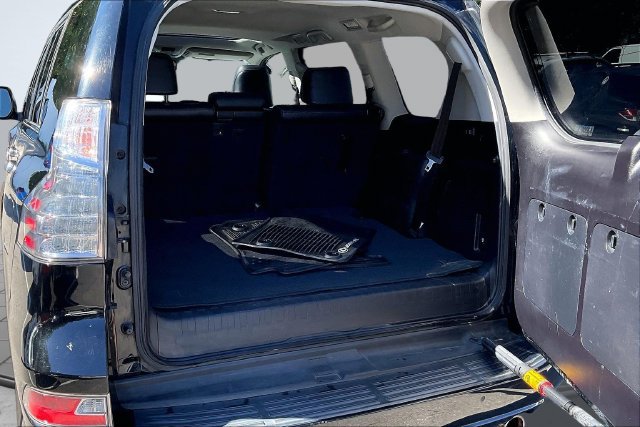 Used 2017 Lexus GX 460 Premium w/ Premium Package AWD/4WD image 5