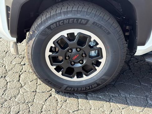 New 2026 Toyota 4Runner Limited AWD/4WD image 14